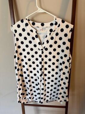 Sleeveless Polka Dot V-Neck Women's Top - Black & White